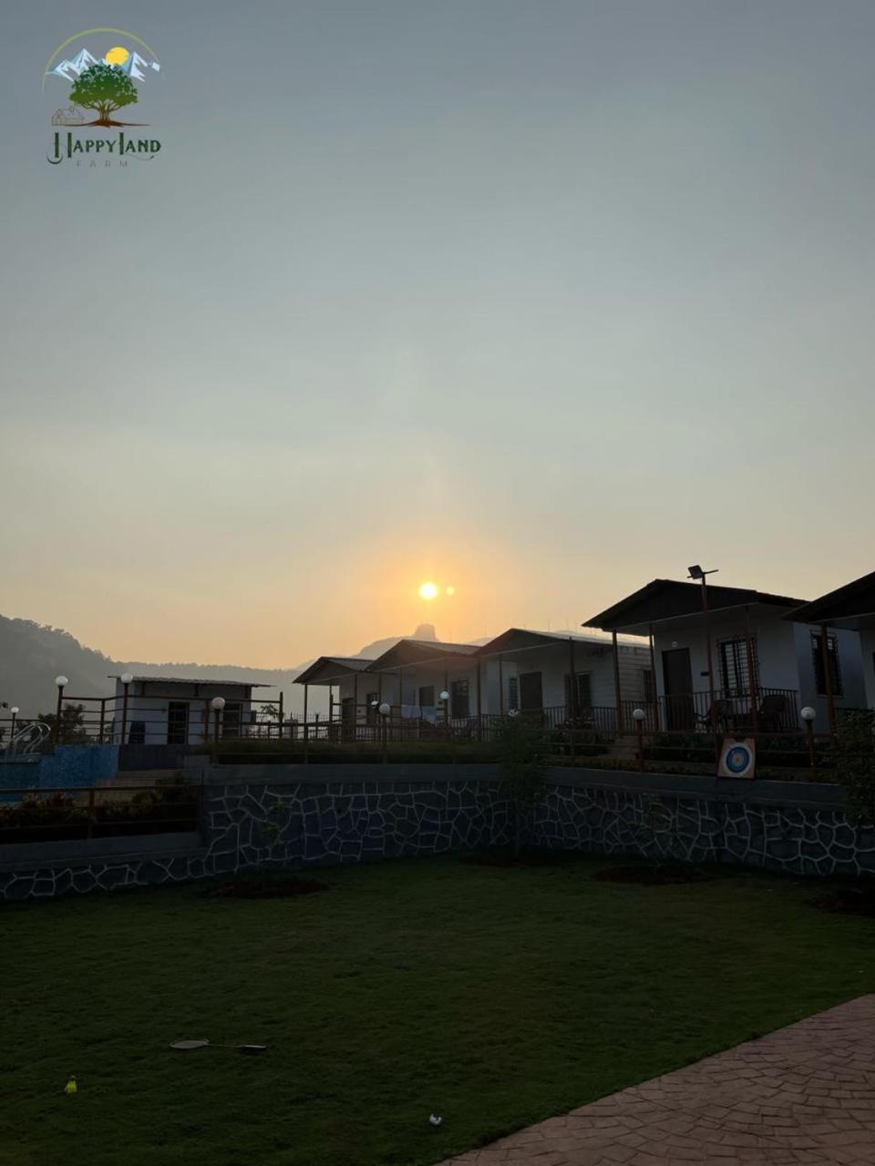 Happy Land Farm Hotel Karjat Exterior foto