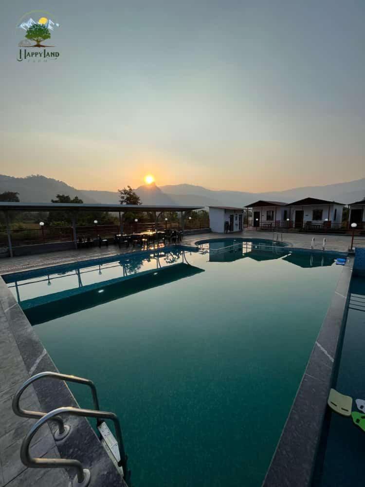 Happy Land Farm Hotel Karjat Exterior foto
